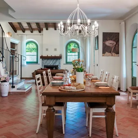 Villa Elsa 6, Emma
