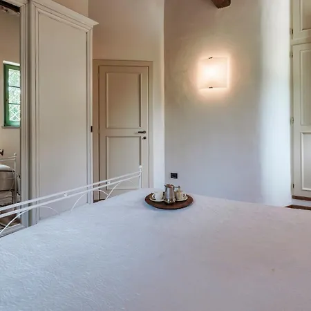 Villa Elsa 6, Emma Filetto (Massa and Carrara)